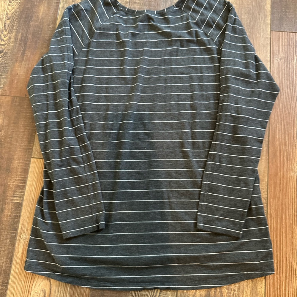 Lululemon love long sleeve tee.